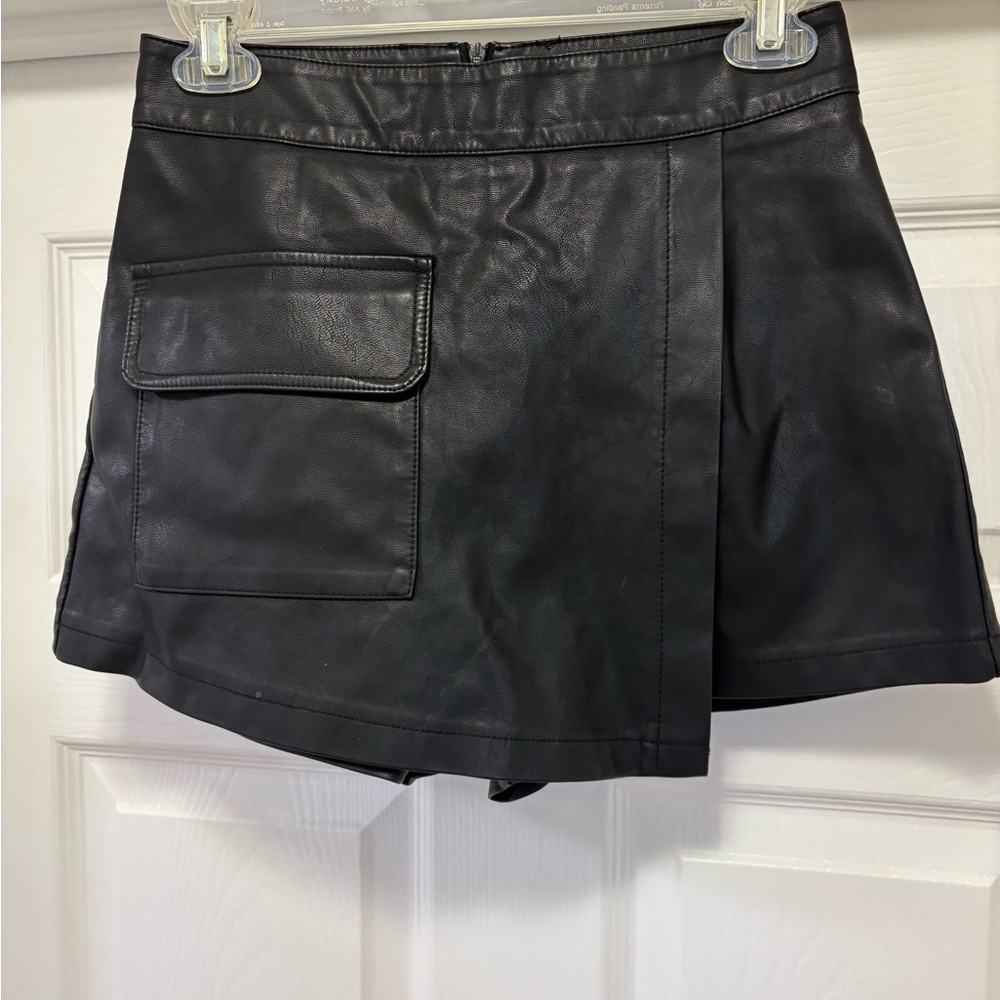 French Kyss Black Leather Skort size small